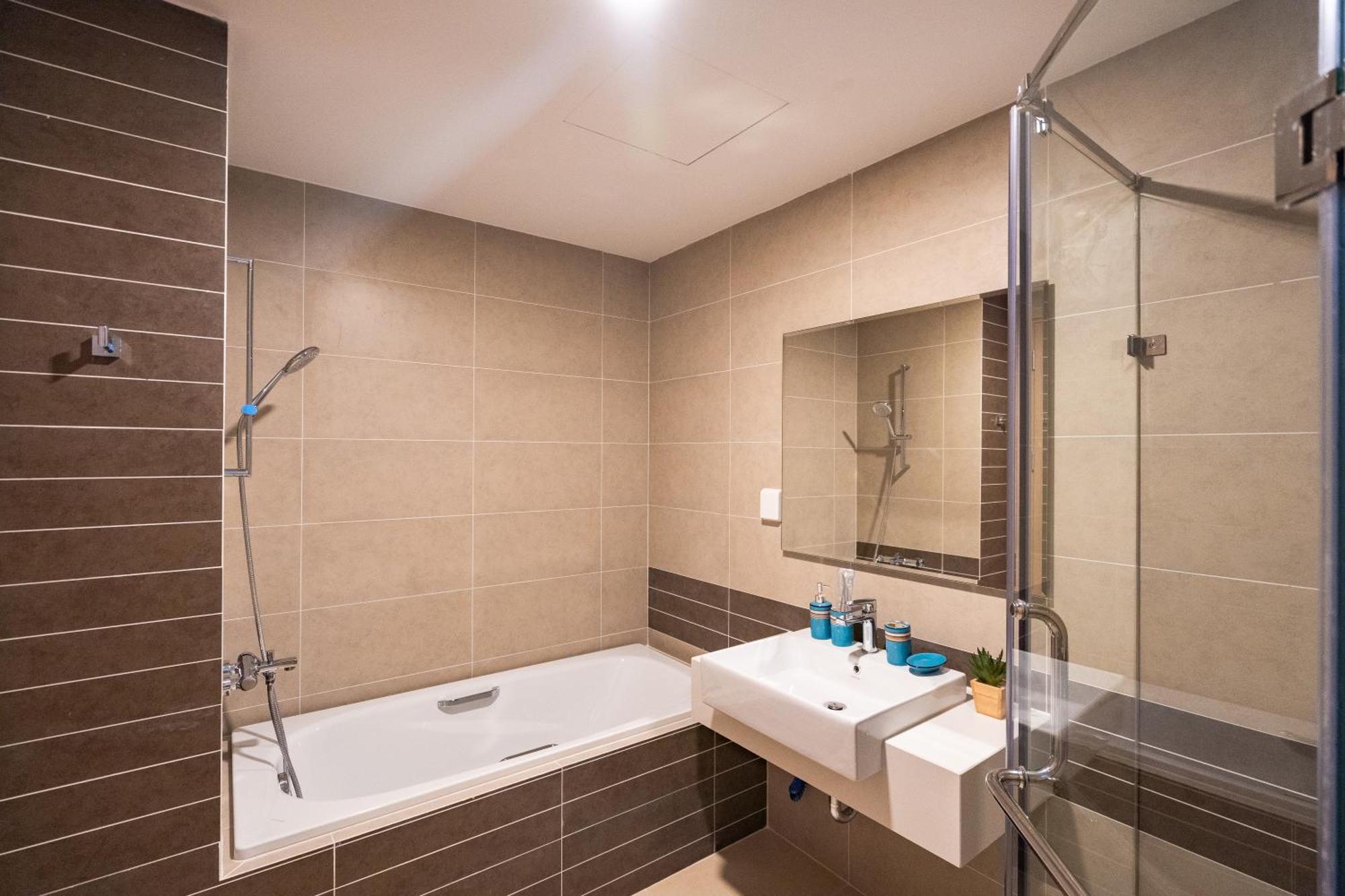 Central Business District Rivergate Apartment - Free Pickup & Pool Ho Chi Minh-Byen Eksteriør billede